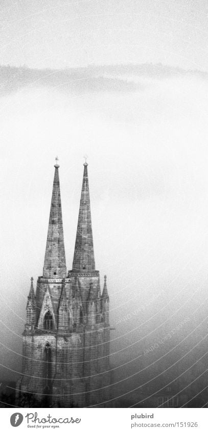 Elisabethkirche im Nebel (Marburg) historisch schwarz/weis christlich hochformat elisabethkirchew