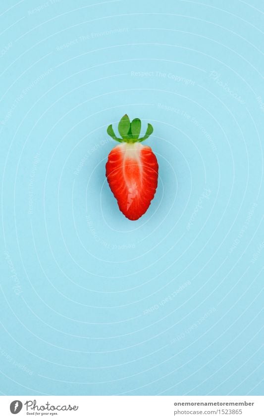 Einsame Erdbeere Kunst Kunstwerk ästhetisch Erdbeeren Erdbeertorte Erdbeerjoghurt Erdbeer Shake rot Frucht Design Eyecatcher Farbfoto mehrfarbig Innenaufnahme