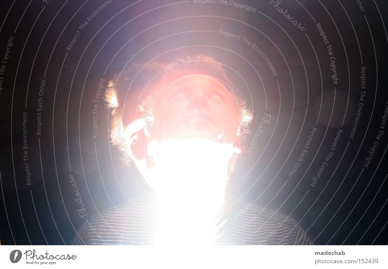 Fieberträume Mensch Typ Erkenntnis Porträt Experiment dunkel hell Beleuchtung Strahlung Vergänglichkeit Mann Kopf