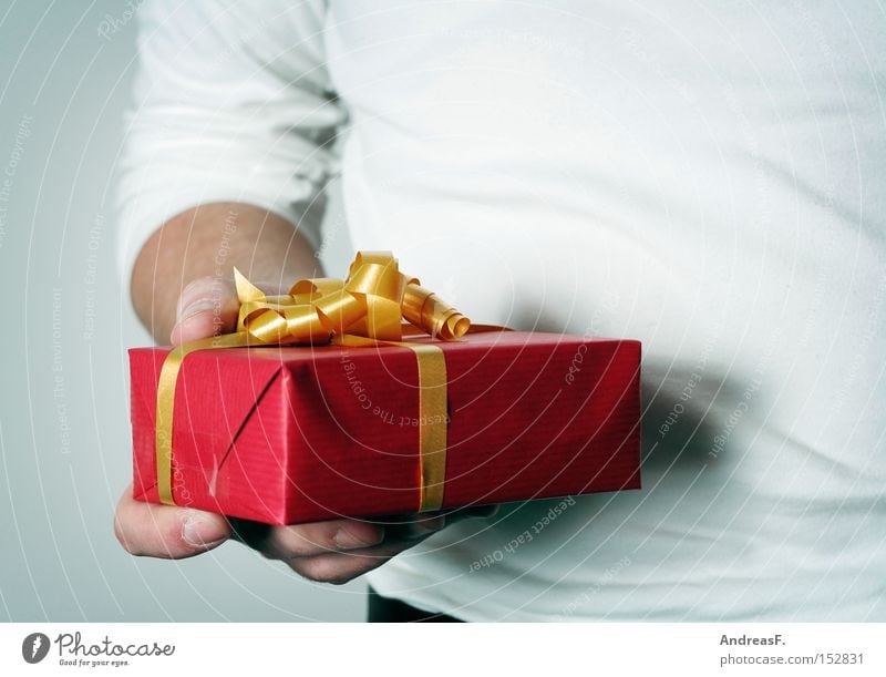 Überbleibsel Geschenk schenken Weihnachten & Advent Weihnachtsgeschenk Geburtstagsgeschenk Überraschung verpackt Schleife Freude Geschenkpapier geben
