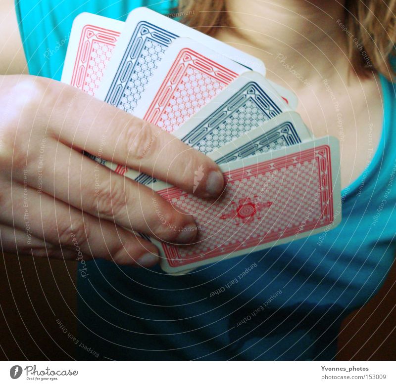 Neues Jahr. Neues Spiel. Kartenspiel Spielkarte Glücksspiel Spielkasino Poker Skat Frau Zukunft Hand Entertainment Freude Spielen