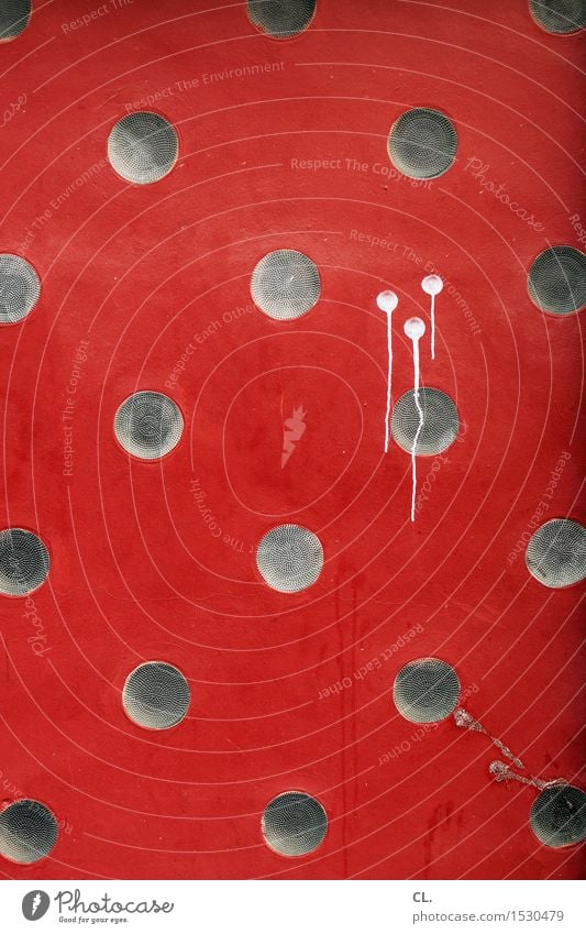 kreise Mauer Wand Kreis rund dreckig rot Farbe Spermien Verhütungsmittel Farbfoto Außenaufnahme Menschenleer Tag