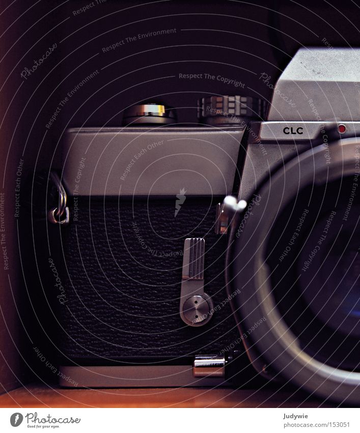 antike Fotografie Fotokamera alt altmodisch retro schwarz weiß modern früher Objektiv Detailaufnahme Vergangenheit Zukunft Elektrisches Gerät