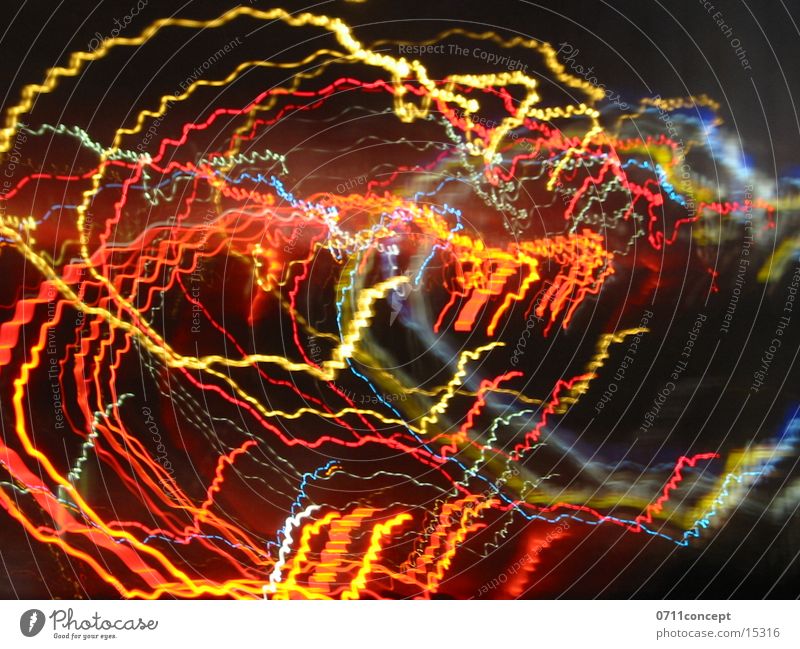 Elektro-Schock Elektrizität Licht Nacht Langzeitbelichtung mehrfarbig