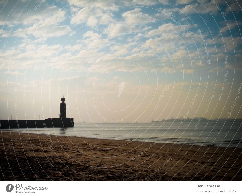 Heimathafen Leuchtturm Strand Hafen Schifffahrt Bremerhaven Lampe Beleuchtung Licht Wasserfahrzeug Wolken Himmel Küste Meer See Laterne Sand Sandstrand Ebbe