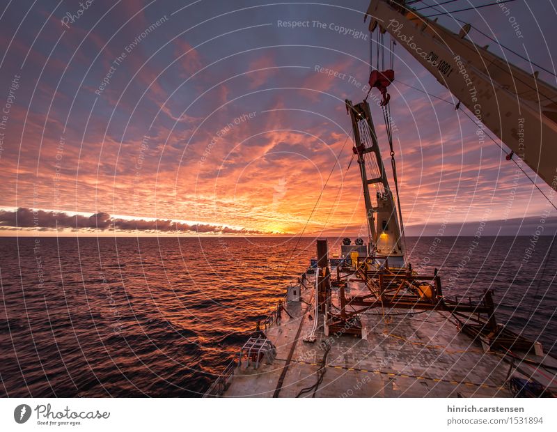 Offshore Baustelle Energiewirtschaft Technik & Technologie Erneuerbare Energie Windkraftanlage Wasser Wolken Sonnenaufgang Sonnenuntergang Wellen Nordsee Meer