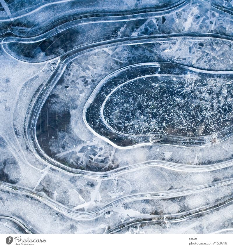 Eisbahn Winter Frost blau Kreis Pfütze Untergrund Kristallstrukturen blasen Farbfoto Gedeckte Farben Außenaufnahme Strukturen & Formen Menschenleer Tag weiß