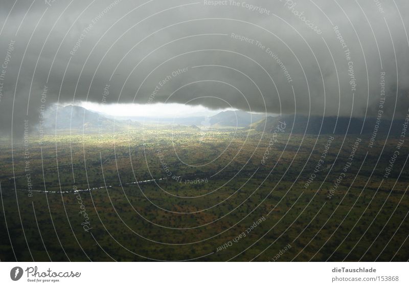 wolkenwand fliegen Wolken Sturm Gewitter Afrika Wand Licht Schatten gefährlich Luftverkehr kamerun cessna