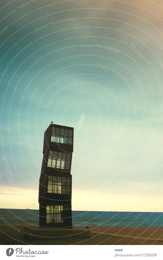 Der rostige Turm Strand Meer Umwelt Urelemente Sand Himmel Küste Sehenswürdigkeit Denkmal Rost außergewöhnlich dunkel hoch Stimmung geheimnisvoll Barcelona