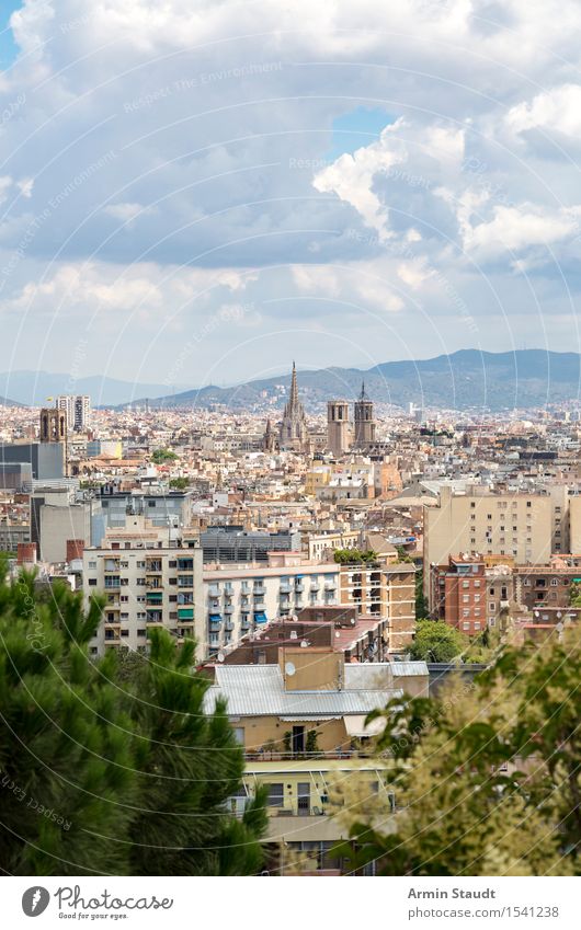 Barcelona Lifestyle Reichtum Stil Ferien & Urlaub & Reisen Tourismus Ferne Sightseeing Städtereise Sommerurlaub Haus Umwelt Himmel Wolken Schönes Wetter Stadt