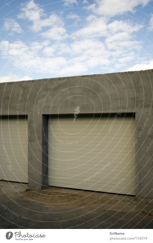 50 [garage nouveau] Sportveranstaltung Architektur Konkurrenz Garage Garagentor Blauer Himmel Warmes Licht geschlossen KFZ Garageneinfahrt Suburbia