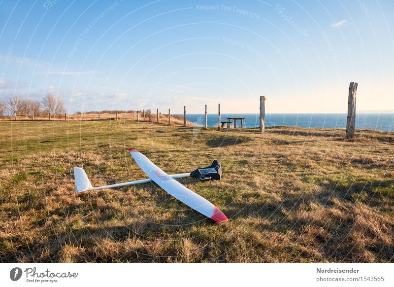 Modellflug Freizeit & Hobby Modellbau Sport Technik & Technologie High-Tech Luft Wasser Wolkenloser Himmel Frühling Schönes Wetter Gras Wiese Ostsee Meer