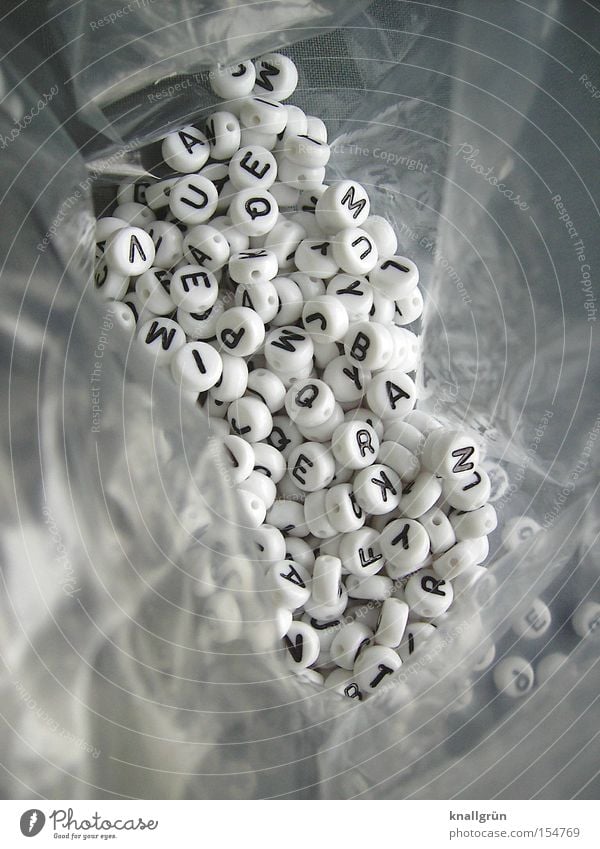 Selbstbedienung Wort Buchstaben Lateinisches Alphabet Tüte Plastiktüte weiß Kunststoff mischen gemischt Kommunizieren Schriftzeichen Letter