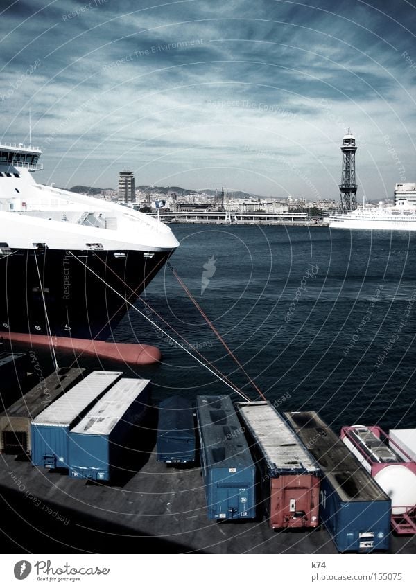 harbour Hafen Container ankern Anlegestelle Wasserfahrzeug festhalten Seil Kreuzfahrt Schiffsbug Ware Güterverkehr & Logistik Handel Meer Pirat Barcelona