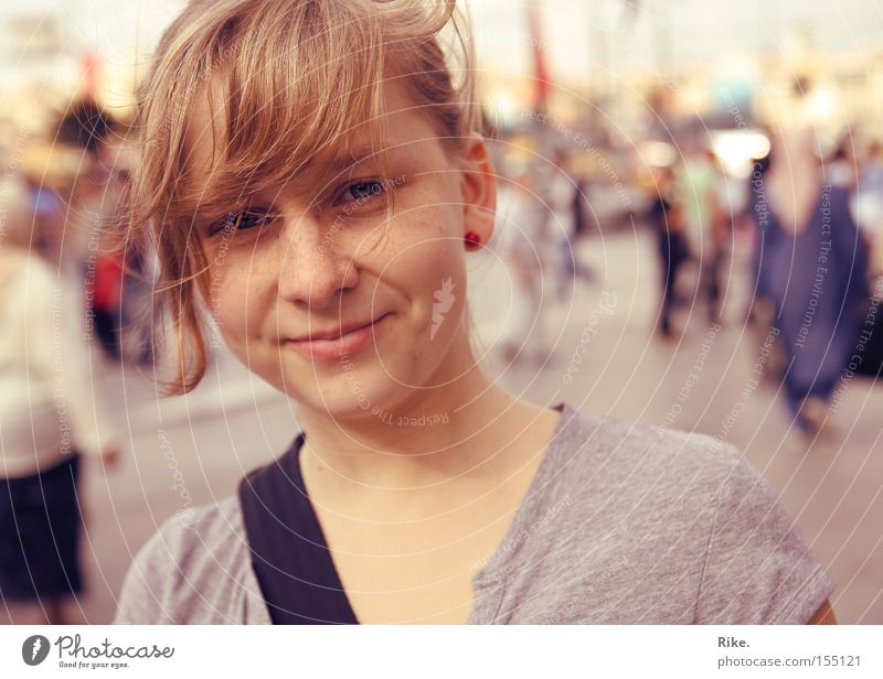 Tolle Freundin. Frau authentisch schön Jugendliche ästhetisch blond Sommer Porträt Gesicht Ferien & Urlaub & Reisen lachen Freude