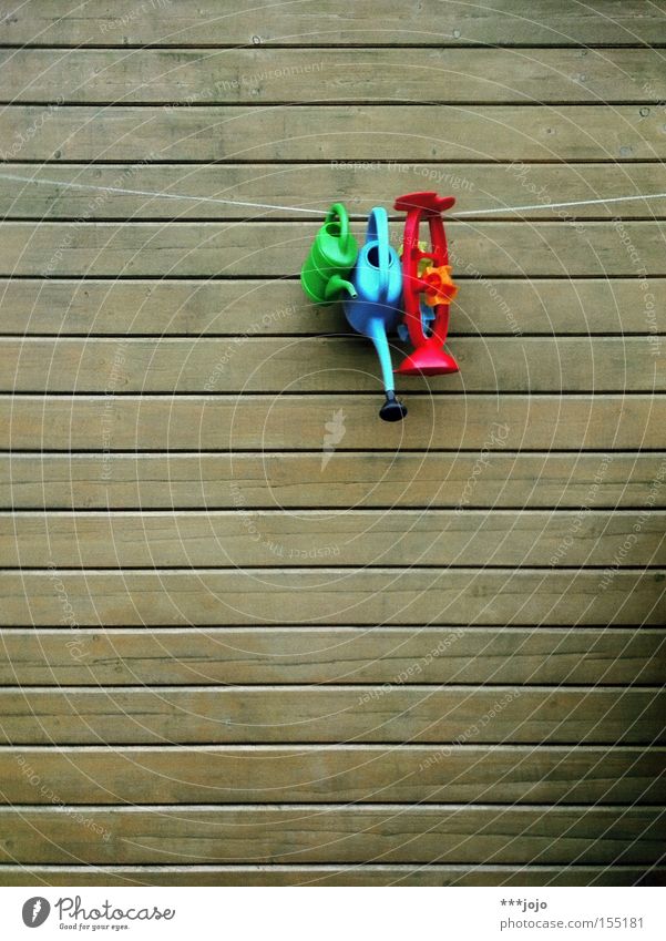 yes we can! Holzbrett Wand Gießkanne Spielzeug gießen Kunststoff mehrfarbig Farbe hängen Seil Schrebergarten Garten Freizeit & Hobby Park