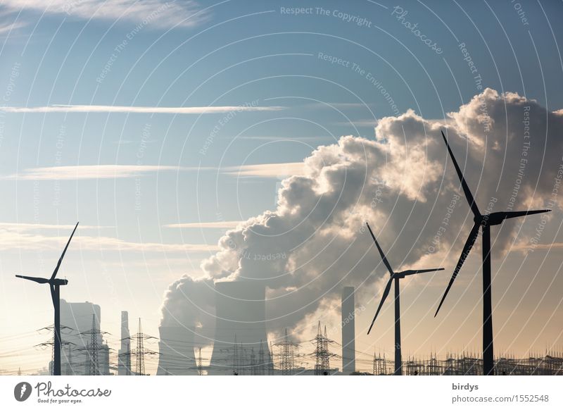 Windräder vor einem Braunkohlekraftwerk Energiewirtschaft Erneuerbare Energie co2 Windkraftanlage Kohlekraftwerk Himmel Wolken Klimawandel bedrohlich
