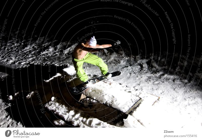 backside boardslide | sour cream and onion Boardslide Snowboard Stil Nacht Tisch Licht Freestyle Aktion springen Mann Wintersport Freizeit & Hobby Schnee jibben