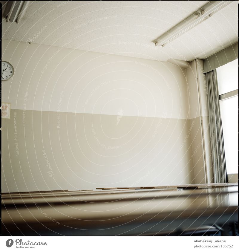 Klassenzimmer #2 Luft Stimmungsbild Licht Lichterscheinung Studium braun Japan Tokyo Blitzeffekt Schererei