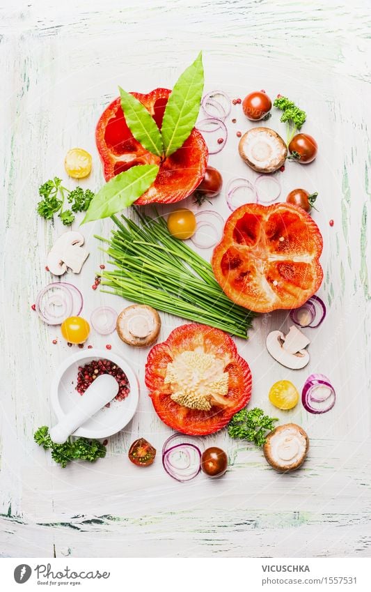 Frische Paprika und Zutaten fürs Kochen Lebensmittel Gemüse Kräuter & Gewürze Ernährung Mittagessen Abendessen Büffet Brunch Bioprodukte Vegetarische Ernährung