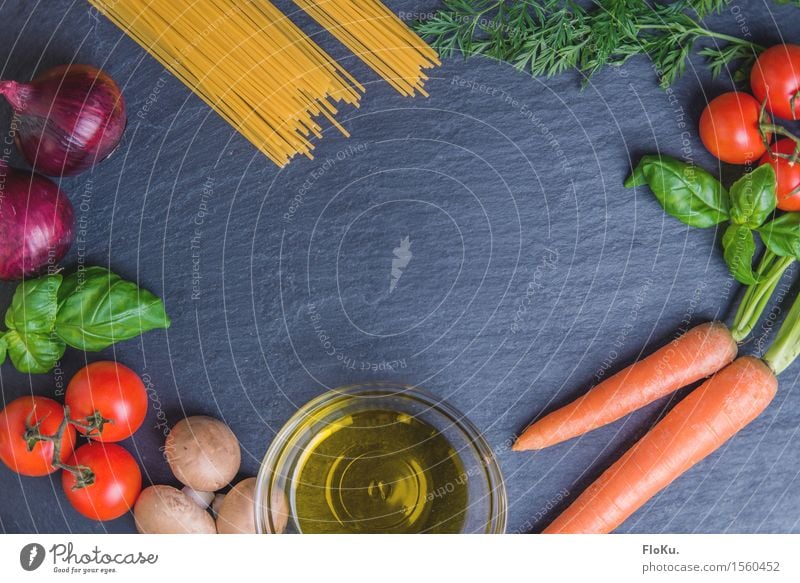 Italienisches Gericht in Einzelteilen Lebensmittel Gemüse Teigwaren Backwaren Kräuter & Gewürze Öl Ernährung Mittagessen Bioprodukte Vegetarische Ernährung Diät