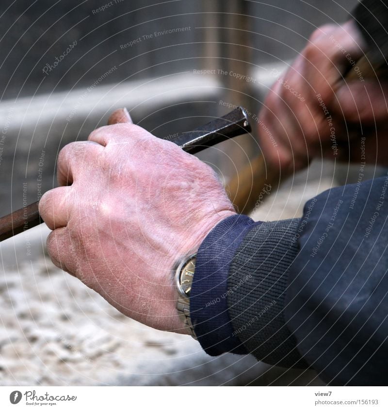 Steinmetz Handarbeit Arbeit & Erwerbstätigkeit Handwerk Werkzeug Hammer maskulin Mann Erwachsene gebrauchen machen einfach anstrengen Genauigkeit Konzentration