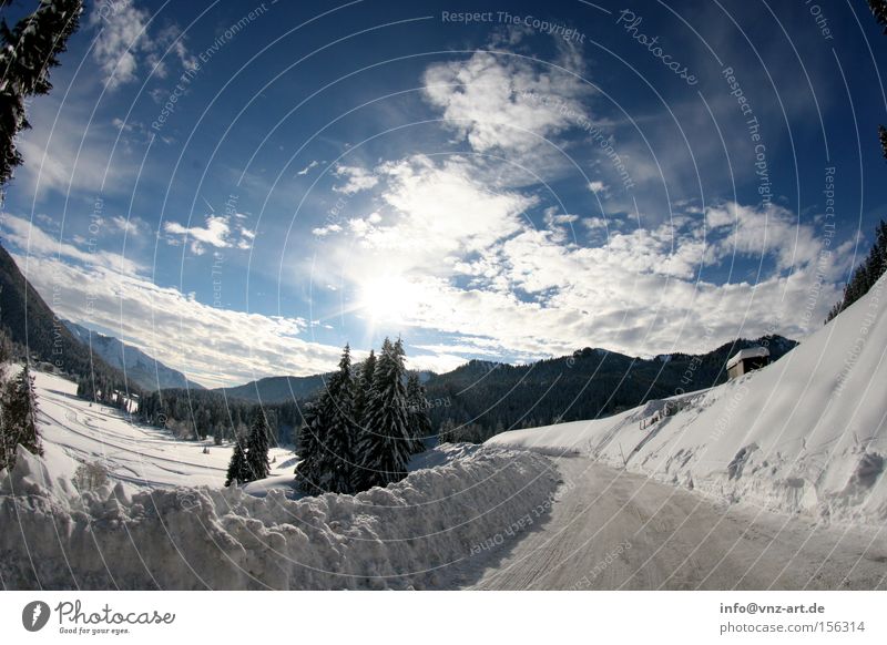 Winterpanorama Schnee Sonne träumen Landschaft Straße Schneelandschaft Dezember Himmel blau weiß Fischauge Berge u. Gebirge Spitzingsee