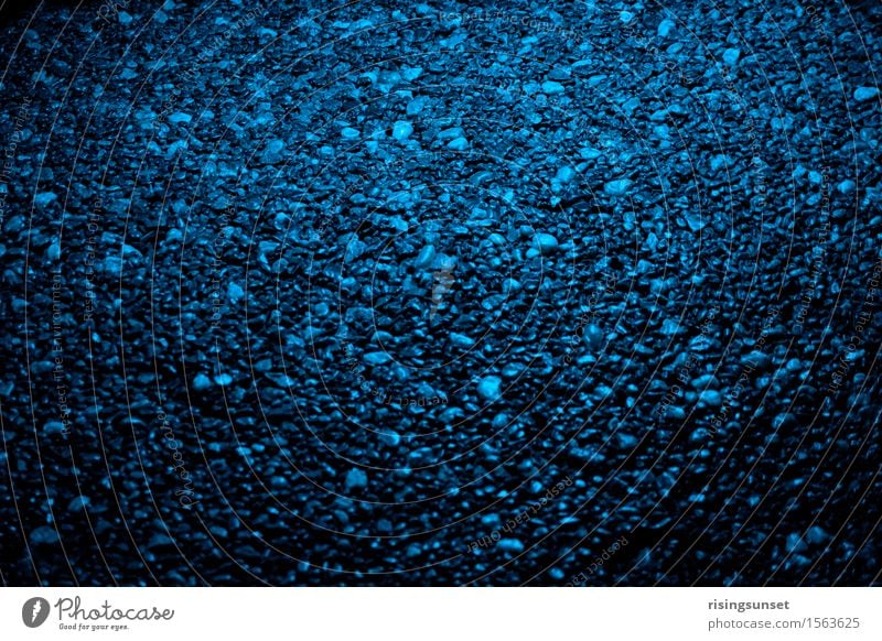 Blaue Steine Dekoration & Verzierung ästhetisch dunkel glänzend kalt blau schwarz türkis träumen Einsamkeit entdecken geheimnisvoll Kieselsteine Farbfoto