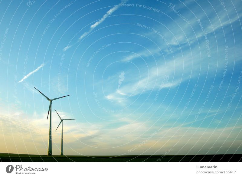 Luftströme Wind Windkraftanlage Technik & Technologie Elektrizität Kraft Ebene Ferne Horizont Himmel Wolken Panorama (Aussicht) Industrie Energiewirtschaft groß