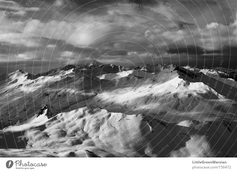 Gemeißelt Berge u. Gebirge Schnee Winter Wolken Ferne Licht Schatten Davos Parsenn Schweiz Klosters