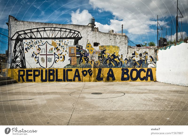 La Boca Buenos Aires Menschenleer Sportplatz Mauer Wand Farbe Kunst Tradition Stadt Zusammenhalt Straßenkunst Graffiti Fußball Basketballplatz Stadtteil