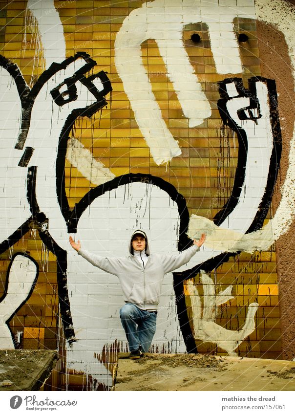 IoI Graffiti Straßenkunst Kunst anonym Anstreicher Maler Mensch Mann Schwarzweißfoto Mauer Fassade Hiphop Freizeit & Hobby Gemälde Schmiererei Wandmalereien