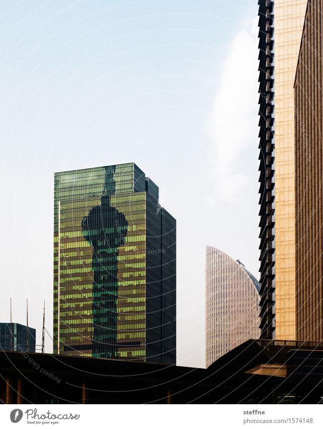 Fernsehturm (Remix) Hochhaus Stadt Remixcase Shanghai China Schatten Reflexion & Spiegelung Fassade Wahrzeichen Pu Dong Farbfoto Außenaufnahme Menschenleer