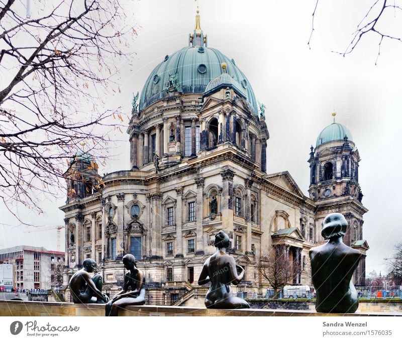 Berliner Dom Ferien & Urlaub & Reisen Tourismus Ausflug Sightseeing Städtereise Mensch feminin Berlin-Mitte Kirche Wert Farbfoto Außenaufnahme Tag