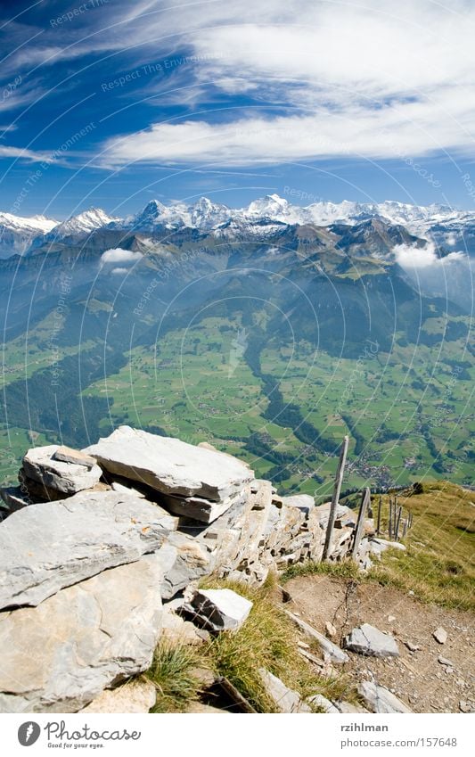 Bergkette mit Eiger, Mönch und Jungfrau Berge u. Gebirge Bergkamm Himmel Jungfrau (Berg) Landschaft Mönch (Berg) Oberland Schweiz Stein Ferne grün wandern blau