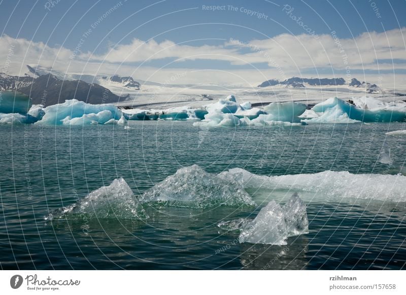 Eisberge im Jökulsarlón Eiskristall Gletscher Gebirgssee Island Jökulsárlón Gletscher Vatnajökull Klimawandel kalt Jökull Sarlón Eisblock