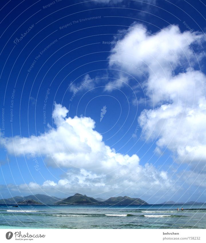 sommer, palmen, sonnenschein... Seychellen Trauminsel Wolken Himmel Meer Wellen blau Fernweh träumen genießen Flitterwochen Berge u. Gebirge Strand Küste