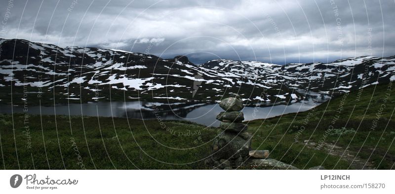 Die Hardangervidda Hochebene Norwegen Skandinavien Schnee Pyramide Aussicht Einsamkeit wandern Natur Ferien & Urlaub & Reisen beeindruckend Berge u. Gebirge