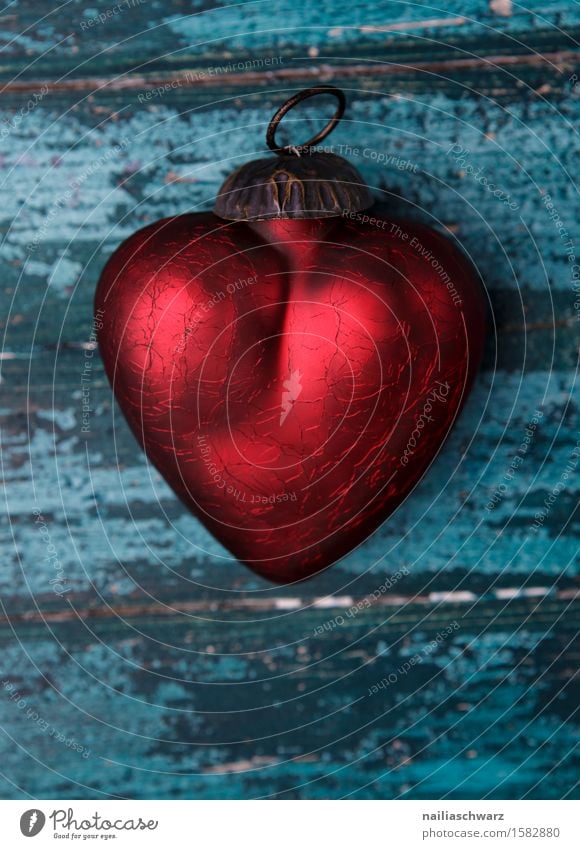 Rotes Herz Valentinstag Holz Glas Rost Liebe glänzend retro schön blau rot Sympathie Romantik Erotik Reinheit Liebeskummer Partnerschaft Glück Idylle rein
