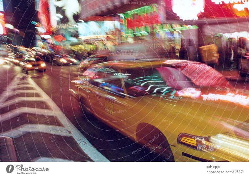 TIMES SQUARE2 Times Square New York City New York State Amerika Nacht Langzeitbelichtung Aktion Taxi Nordamerika USA Bewegung night