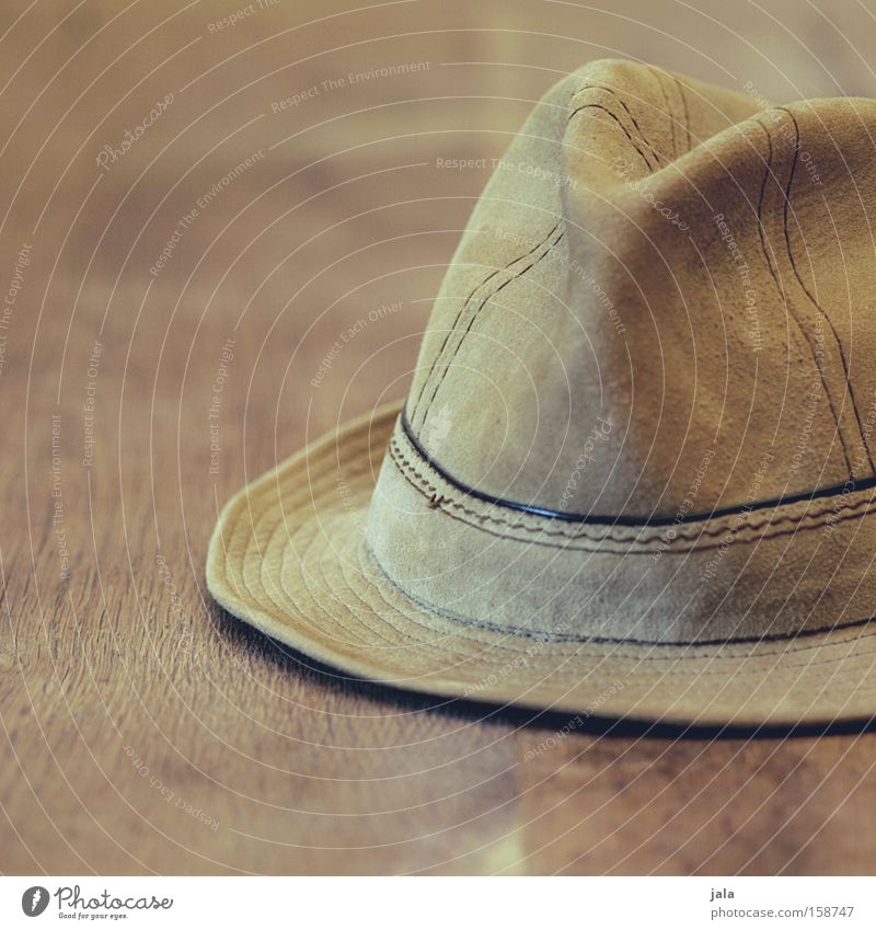 Hut von Opa Leder Kopfbedeckung alt vergessen schick braun beige Bekleidung Accessoire Nahaufnahme Herrenmode