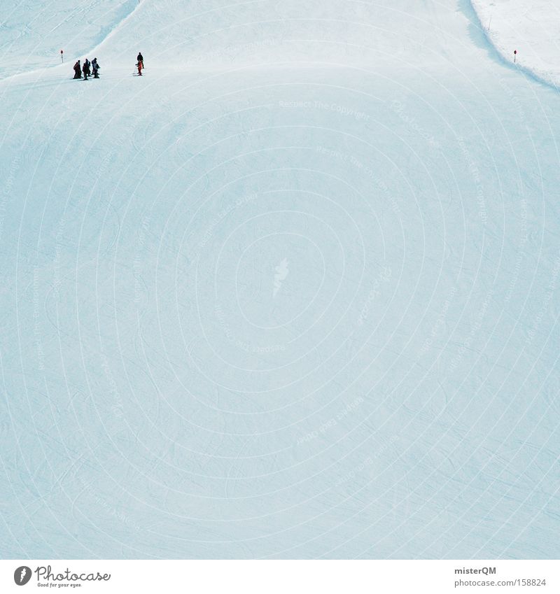 Freie Fahrt für freie Bürger. Winter Wintersport Skifahren Skipiste Piste Berghang Österreich Winterurlaub Menschengruppe Detailaufnahme Alpentourismus