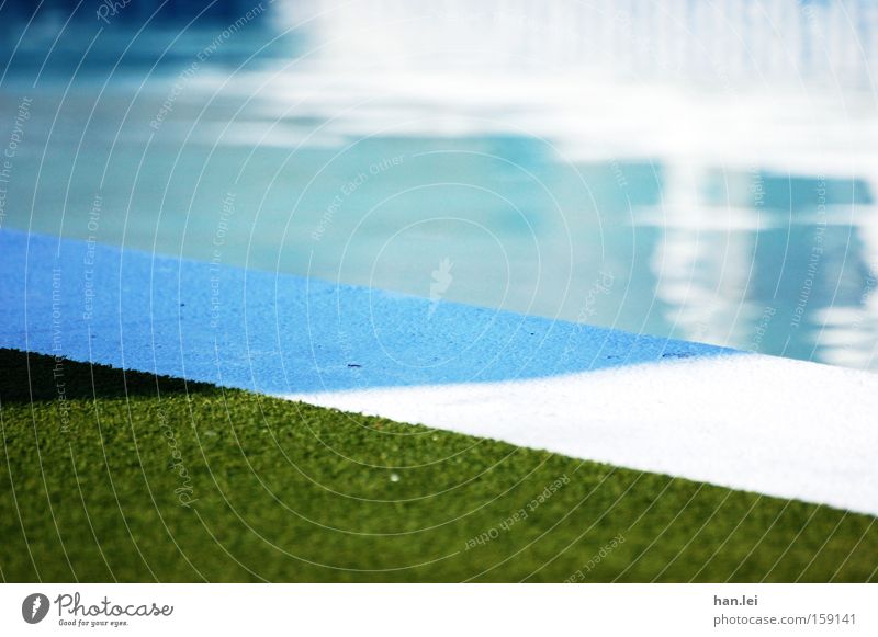 Swimmingpool Schwimmbad Wasser Sommer Kühlung Freude Rasen Sportrasen Ecke Erholung Erfrischung Freizeit & Hobby Spielen