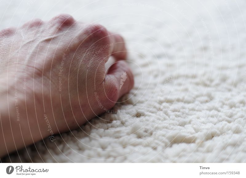 handmade Arbeit & Erwerbstätigkeit ohnmächtig Hand Handrücken Haut Gefäße Teppich Müdigkeit Gefühle Handwerk Ausbeutung Fingerknöchel Erholung Lebensspuren