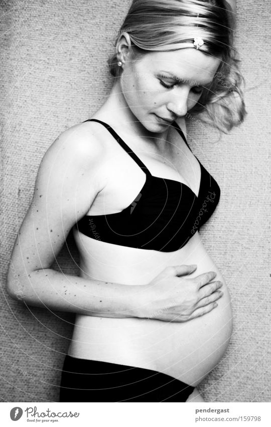 gefühlte Zukunft Bauch schwanger Mutter Schutz entwickeln Gefühle rund Liebe Glück Frau Geborgenheit ungeboren Vorfreude