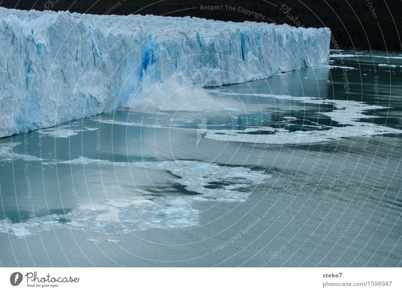 Perfekter Abgang Gletscher Küste außergewöhnlich eckig kalt kaputt blau weiß einzigartig Kraft Verfall Vergänglichkeit Wandel & Veränderung
