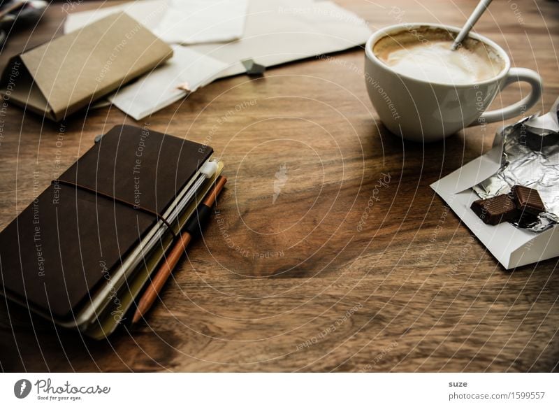 Prokrastination Schokolade Getränk Kaffee Tasse harmonisch Wohlgefühl Erholung ruhig Studium Arbeit & Erwerbstätigkeit Arbeitsplatz Büro Papier Zettel genießen