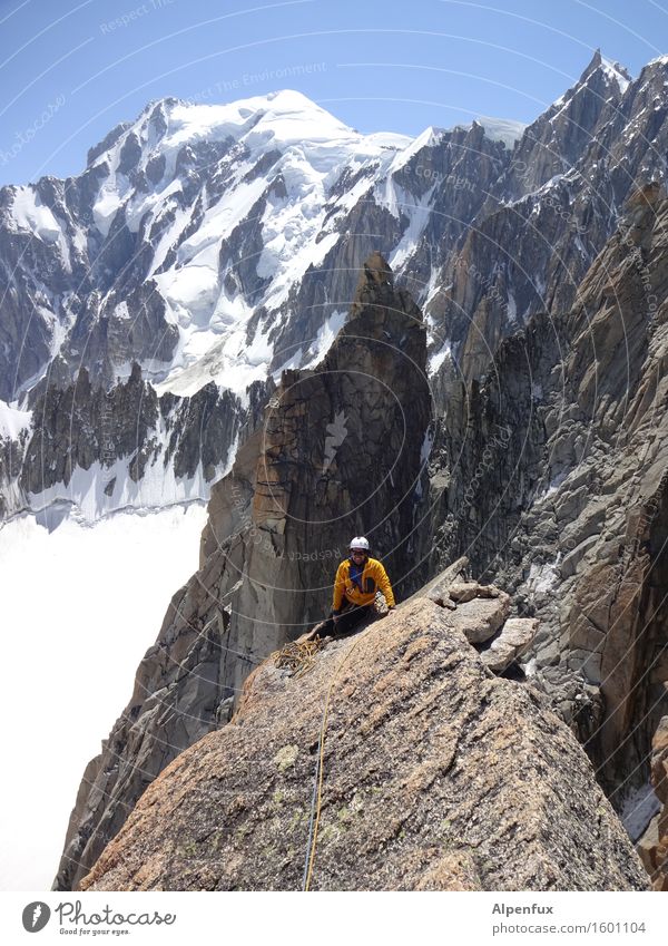 Granitplatte I Schönes Wetter Schnee Berge u. Gebirge Mont Blanc Gipfel Schneebedeckte Gipfel Gletscher hocken sportlich Erfolg gigantisch Unendlichkeit oben