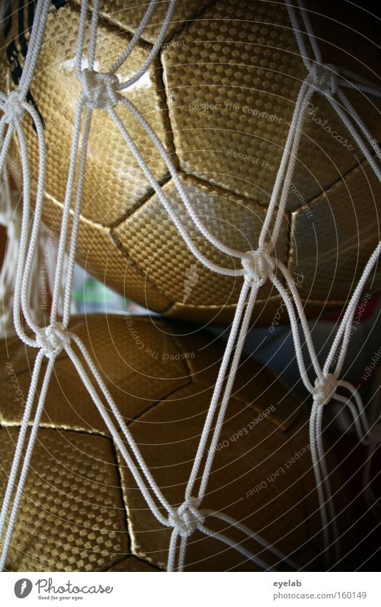 Network Netz Spielen Sportgerät Sechseck Ball verwarung gold Gerät Handball Sammlung Ballnetz Nahaufnahme Detailaufnahme Menschenleer Farbfoto glänzend Knoten
