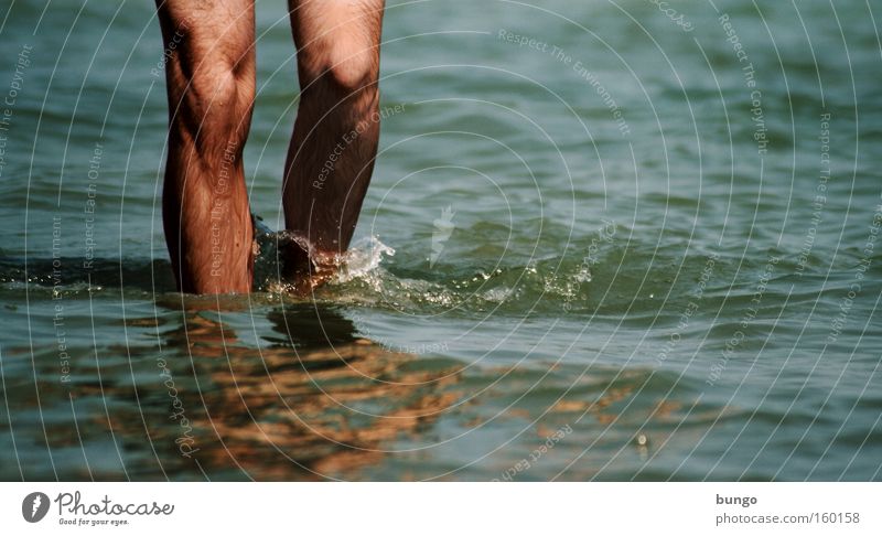 mare interna crura Meer Wasser Beine Knie Wade Mann laufen Mittelmeer Ferien & Urlaub & Reisen Sommer Fußbad Schwimmen & Baden